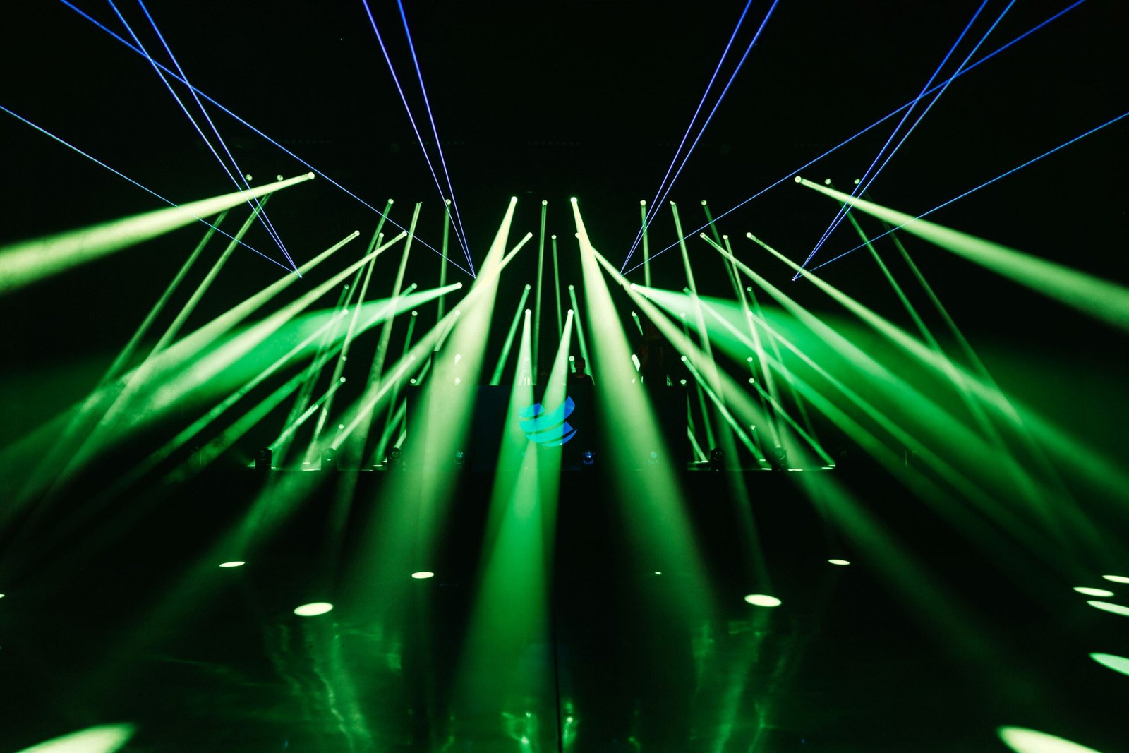 Spectacle lumineux scène festival